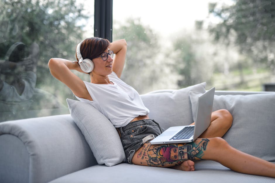 Top 10 Must-Listen Tracks from radioeins' "Nur für Erwachsene" in 2025 for Adult Music Enthusiasts